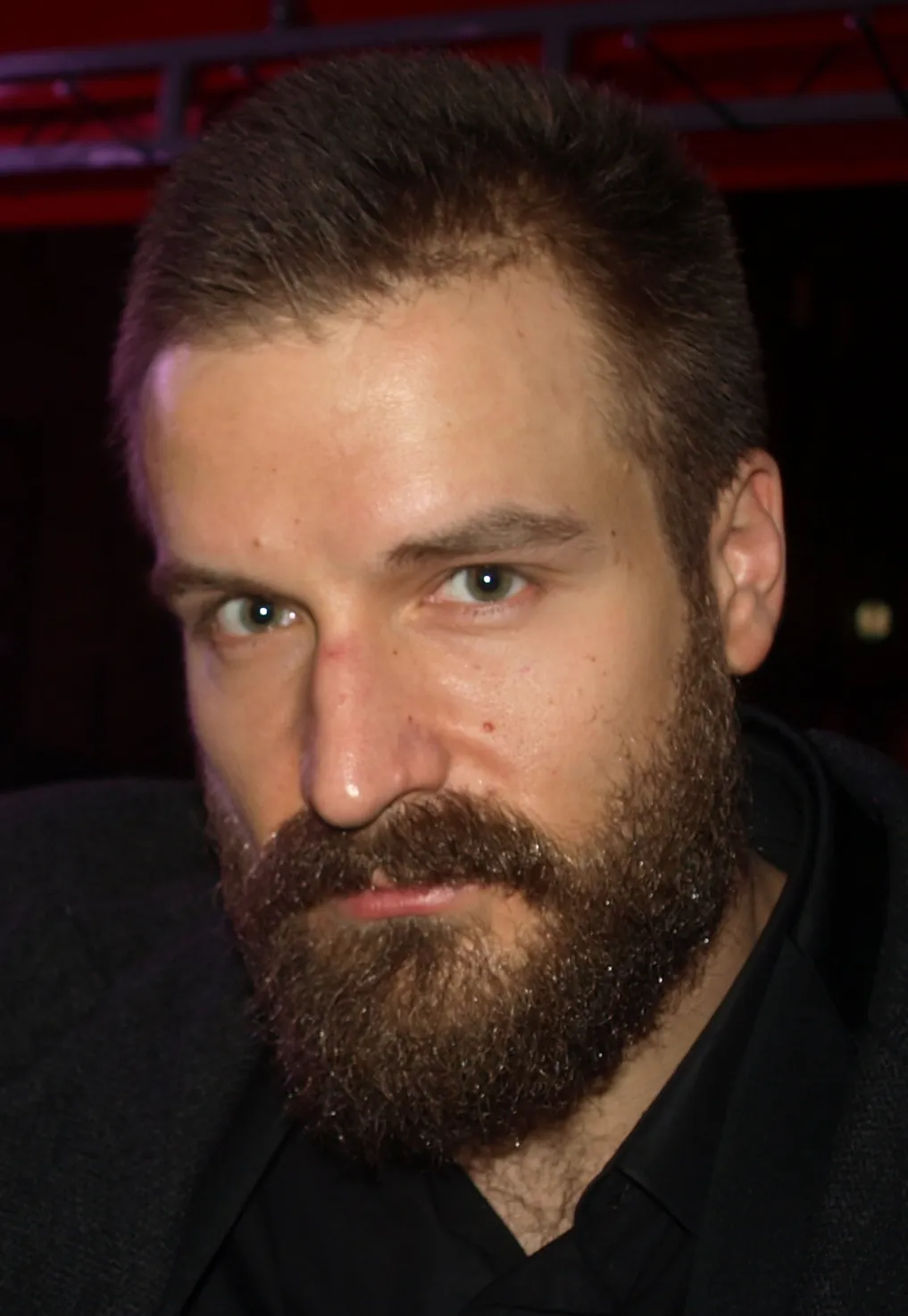 Piotr Stramowski w kolorowym portrecie osobistym